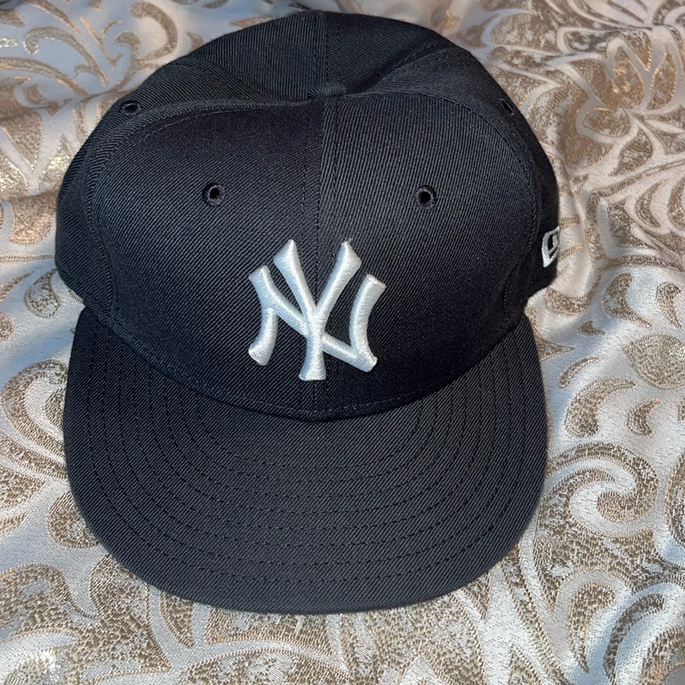 New era grey and white NY Yankees hat